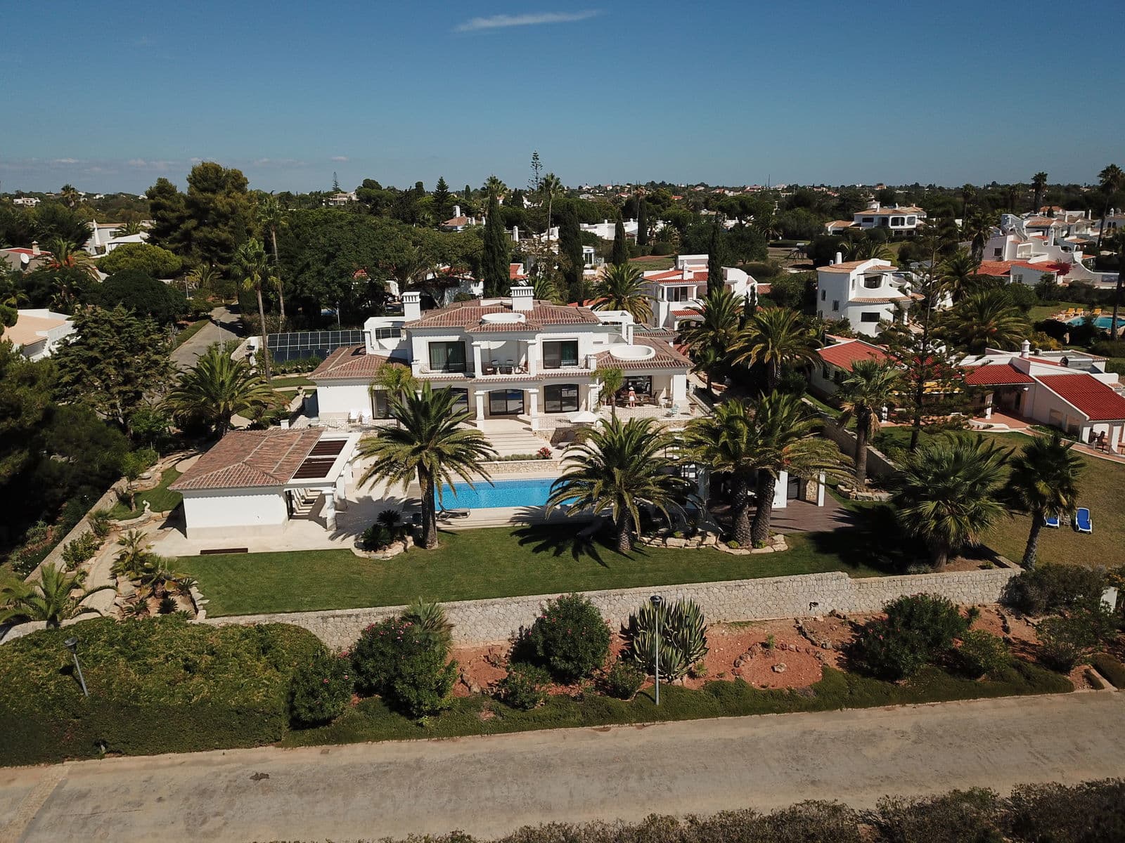 Ceu branco - Luxury Villa - Completed Image 3